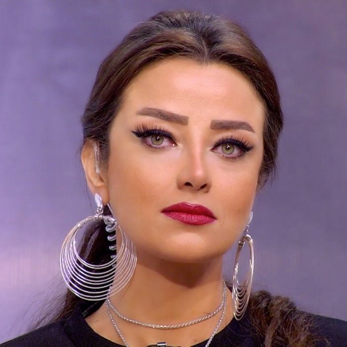 مذيعة مصرية تثير جدلا بسبب "الحجاب" والمجلس الأعلى يرد
